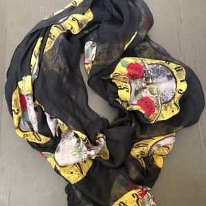 Guns and Roses scarf